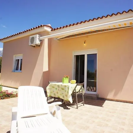 Secluded Holiday In Olive Grove Holiday home *